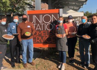 Police Chief Solinsky & City Officials | Giving at Union Station’s Traditional Thanksgiving Dinner