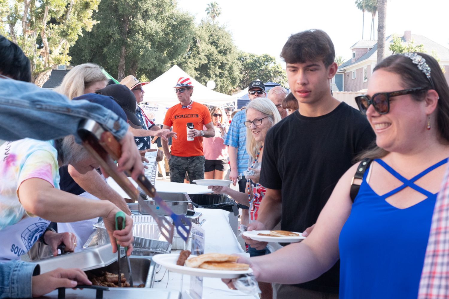 PHOTO: Esteban Lopez | The South Pasadenan News | 4th of July Pancake Breakfast produced by the South Pasadena Kiwanis Club, hosted at the Fire Station by the SPFD