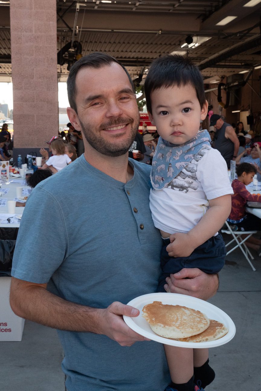 PHOTO: Esteban Lopez | The South Pasadenan News | 4th of July Pancake Breakfast produced by the South Pasadena Kiwanis Club, hosted at the Fire Station by the SPFD.
