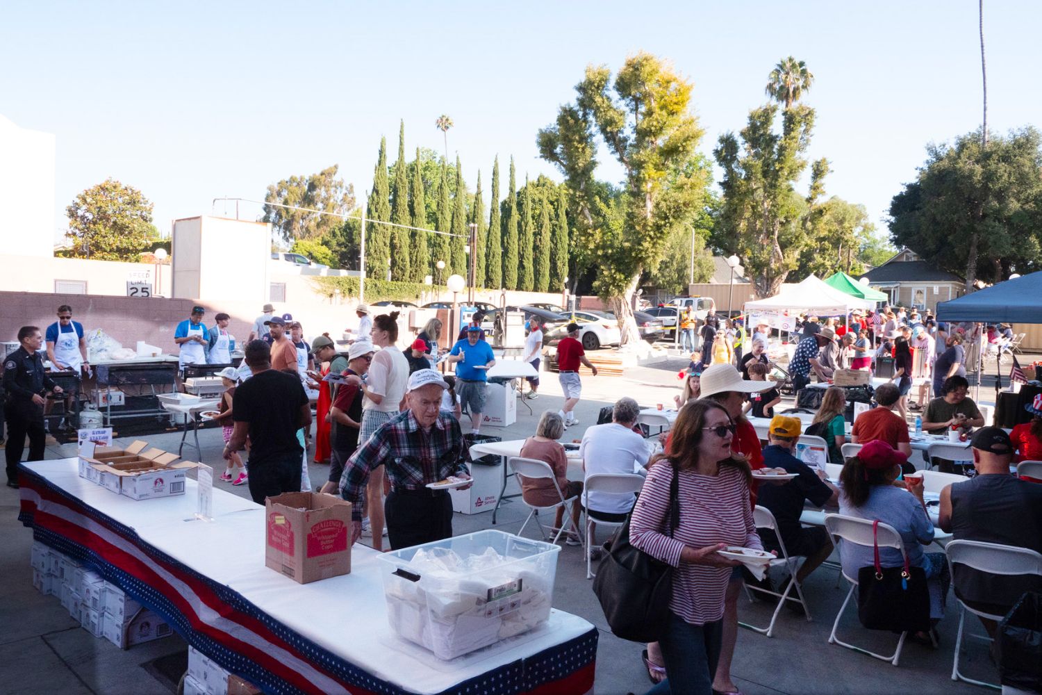 PHOTO: Esteban Lopez | The South Pasadenan News | 4th of July Pancake Breakfast produced by the South Pasadena Kiwanis Club, hosted at the Fire Station by the SPFD.