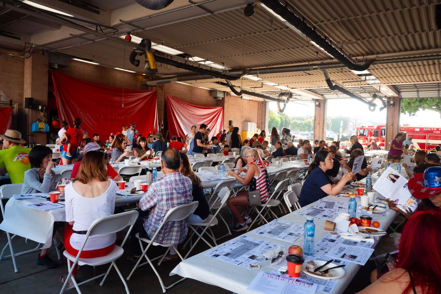 PHOTO: Esteban Lopez | The South Pasadenan News | 4th of July Pancake Breakfast produced by the South Pasadena Kiwanis Club, hosted at the Fire Station by the SPFD.