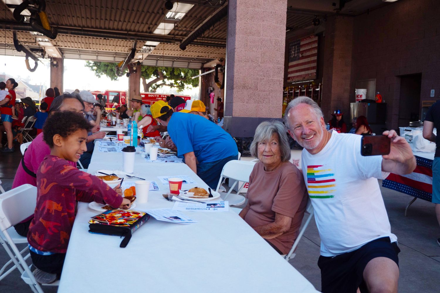PHOTO: Esteban Lopez | The South Pasadenan News | 4th of July Pancake Breakfast produced by the South Pasadena Kiwanis Club, hosted at the Fire Station by the SPFD.