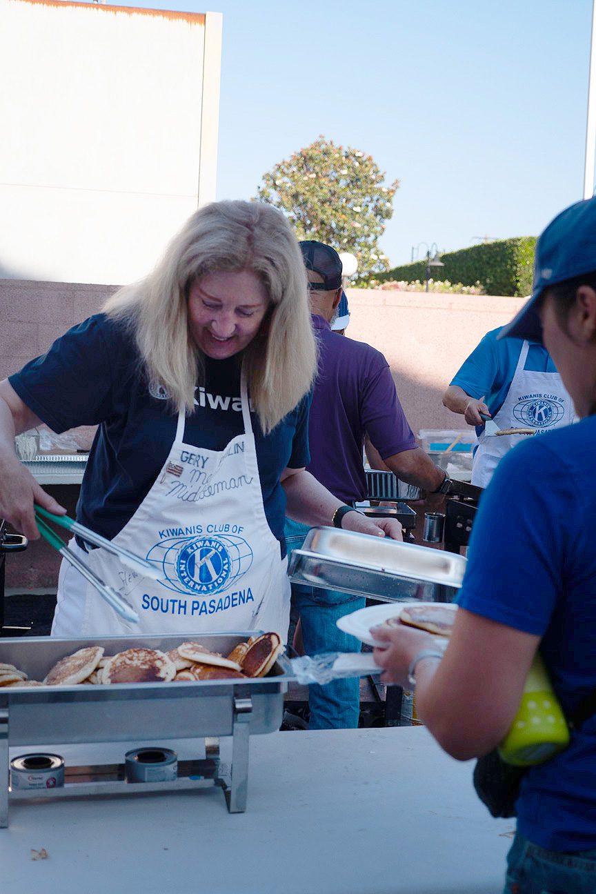 PHOTO: Esteban Lopez | The South Pasadenan News | 4th of July Pancake Breakfast produced by the South Pasadena Kiwanis Club, hosted at the Fire Station by the SPFD.