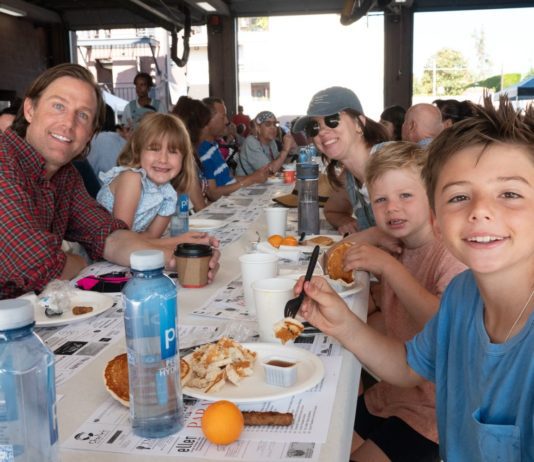 PHOTO: Esteban Lopez | The South Pasadenan News | 4th of July Pancake Breakfast produced by the South Pasadena Kiwanis Club, hosted at the Fire Station by the SPFD.