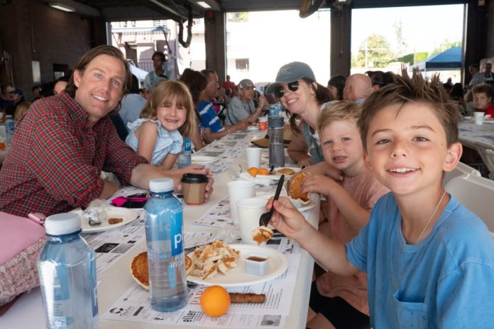 PHOTO: Esteban Lopez | The South Pasadenan News | 4th of July Pancake Breakfast produced by the South Pasadena Kiwanis Club, hosted at the Fire Station by the SPFD.