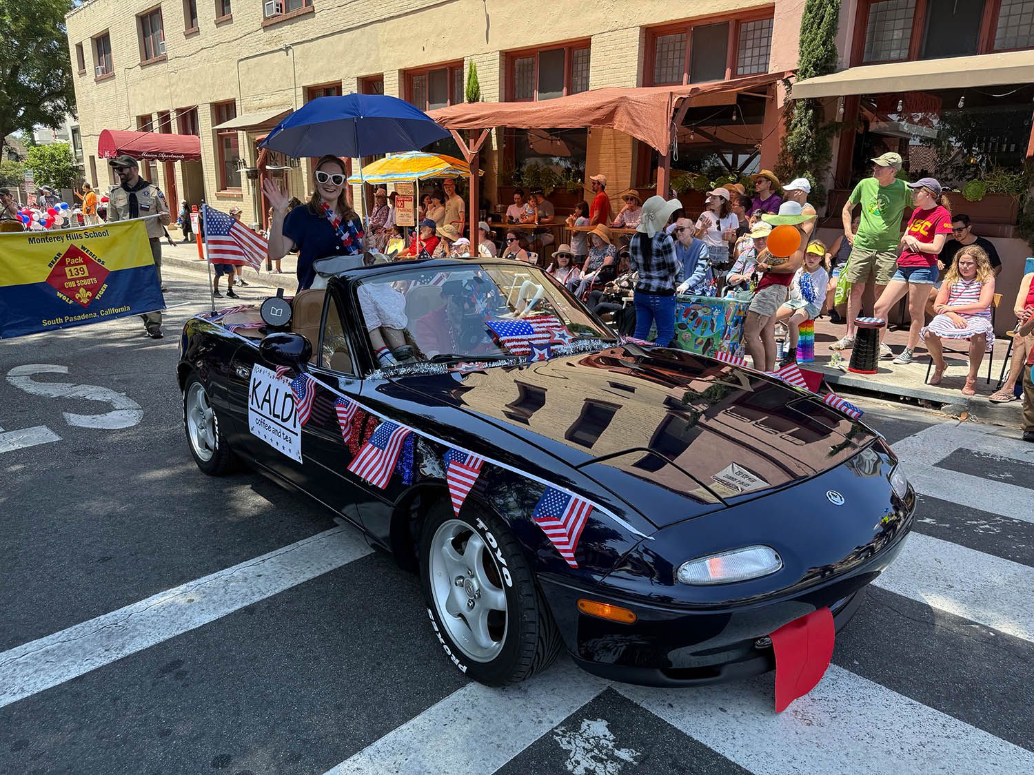 PHOTO: Esteban Lopez | South Pasadenan News | 4th of July Parade 2025'Festival of Balloons' “Unity in Community: One Nation, One Neighborhood”