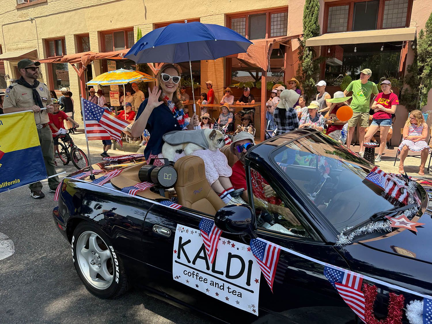 PHOTO: Esteban Lopez | South Pasadenan News | 4th of July Parade 2025'Festival of Balloons' “Unity in Community: One Nation, One Neighborhood”