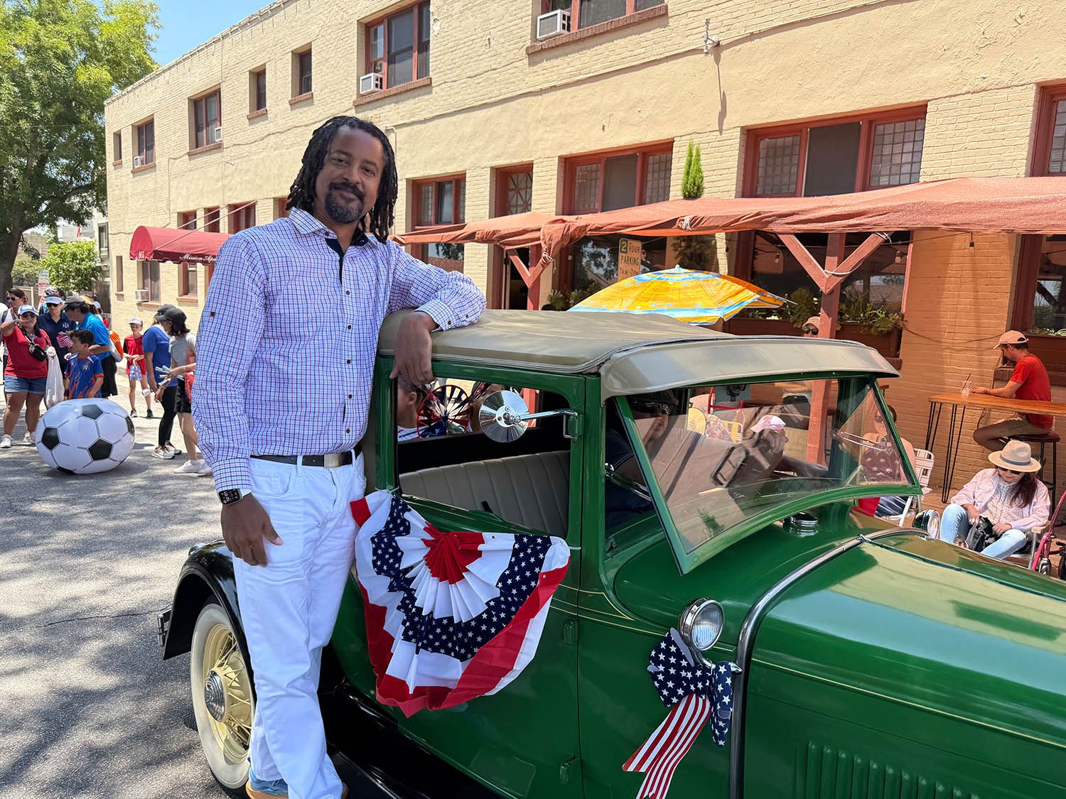 PHOTO: Esteban Lopez | South Pasadenan News | 4th of July Parade 2025'Festival of Balloons' “Unity in Community: One Nation, One Neighborhood”