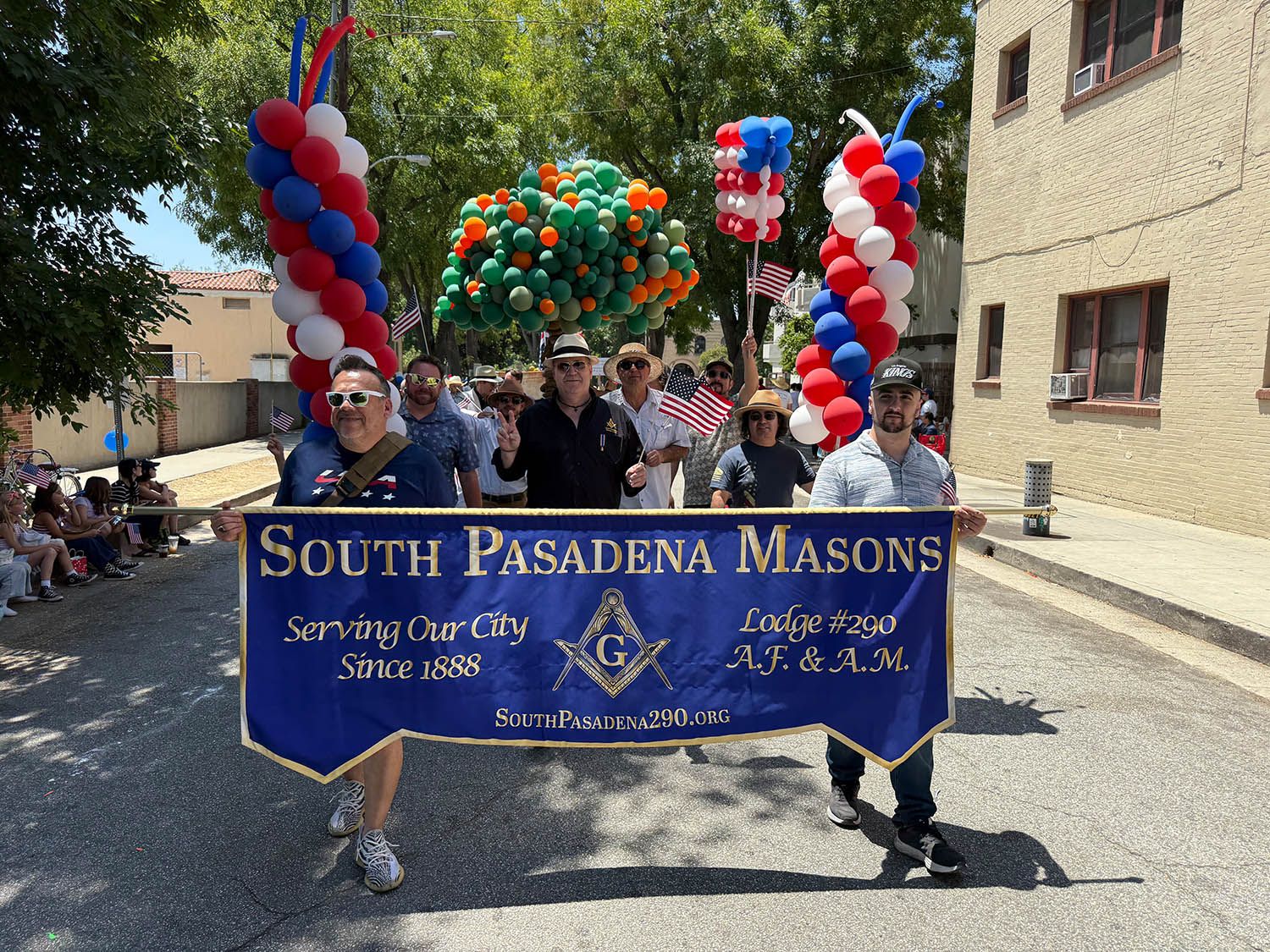 PHOTO: Esteban Lopez | South Pasadenan News | 4th of July Parade 2025'Festival of Balloons' “Unity in Community: One Nation, One Neighborhood”