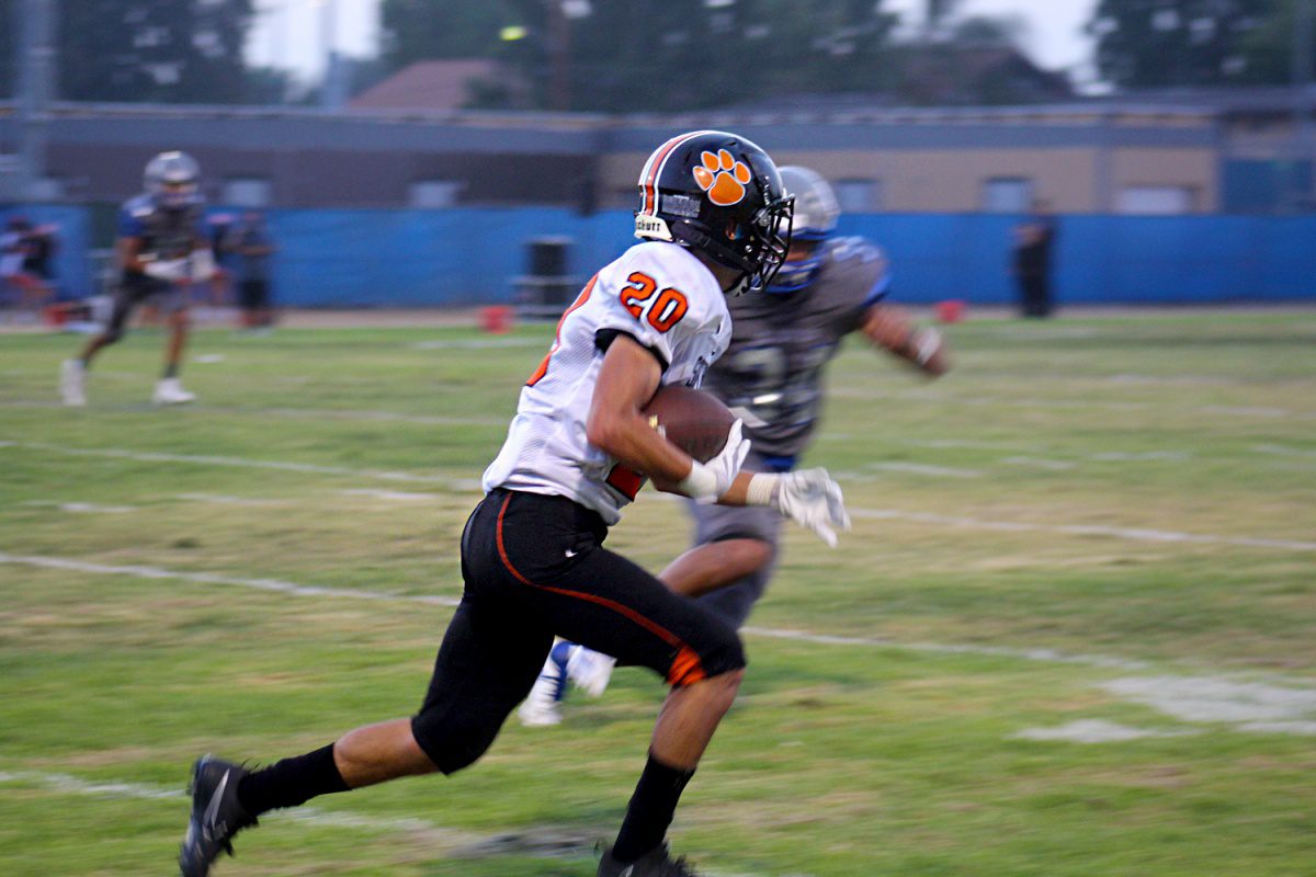 South-Pasadena-News-8-24-2018-SPHS-Tiger-Football-4151 | The South Pasadenan | South Pasadena News