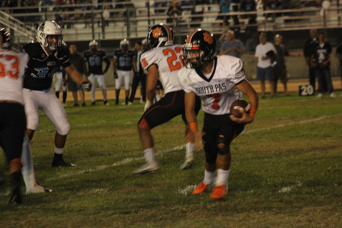 South-Pasadena-News-9-8-2018-SPHS-Tiger-Football-Loss-Arroyo (3) | The South Pasadenan | South Pasadena News