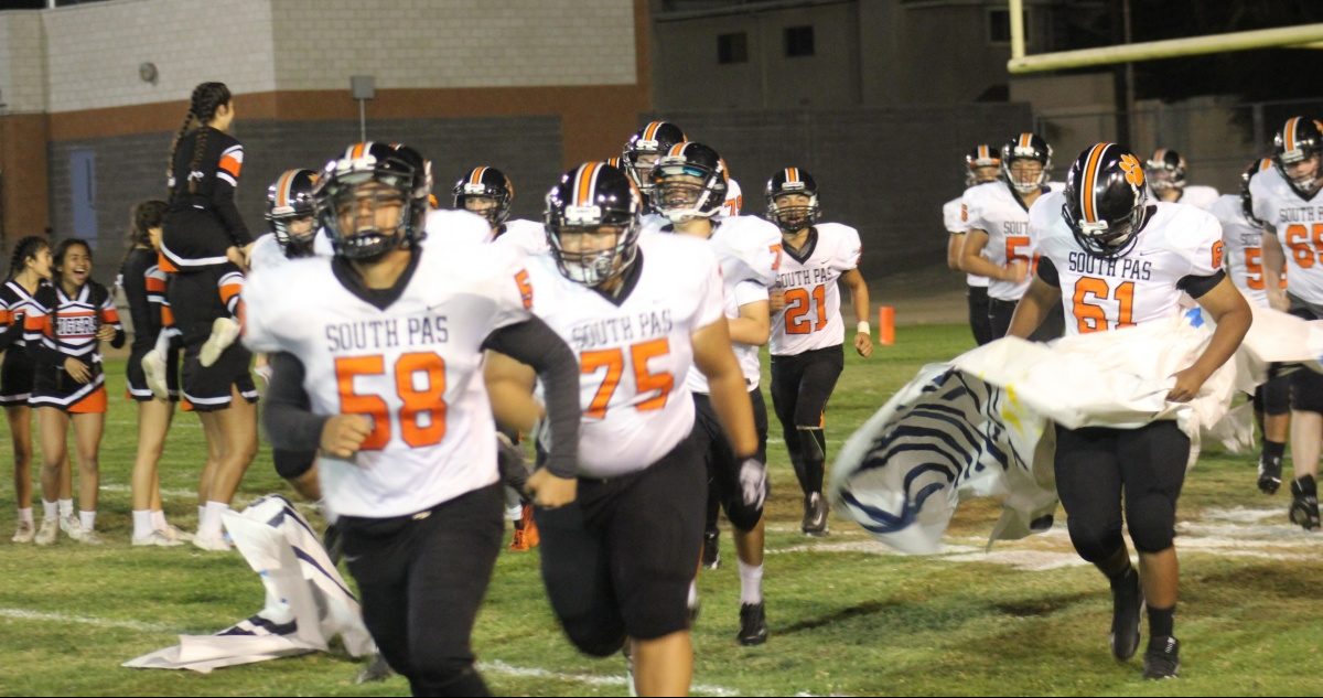 South-Pasadena-News-9-8-2018-SPHS-Tiger-Football-Loss-Arroyo (4) | The South Pasadenan | South Pasadena News