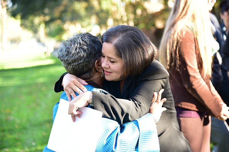 South-Pasadenan-1-22-2018-Ana-Estevez-Piqui-Memorial-Bench-Dedication-Garfield-Park (30) | The South Pasadenan | South Pasadena News