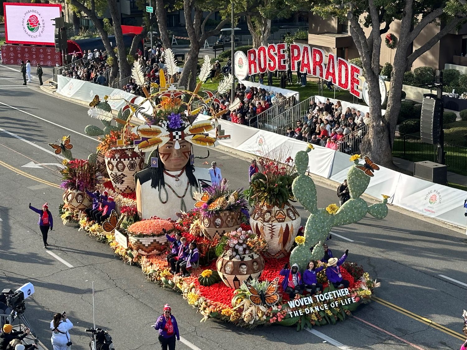 | The South Pasadenan | South Pasadena News PHOTO: Bill Glazier | The South Pasadenan | The Judges Award went to Onelegacy Donate Life for outstanding float design and dramatic impact. It was named “Woven Together – the Dance of Life".