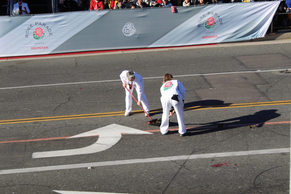 south-pasadena-news-01-04-2019-tournament-of-roses-2019-south-pasadenans-on-scooper-patrol-02 | The South Pasadenan | South Pasadena News