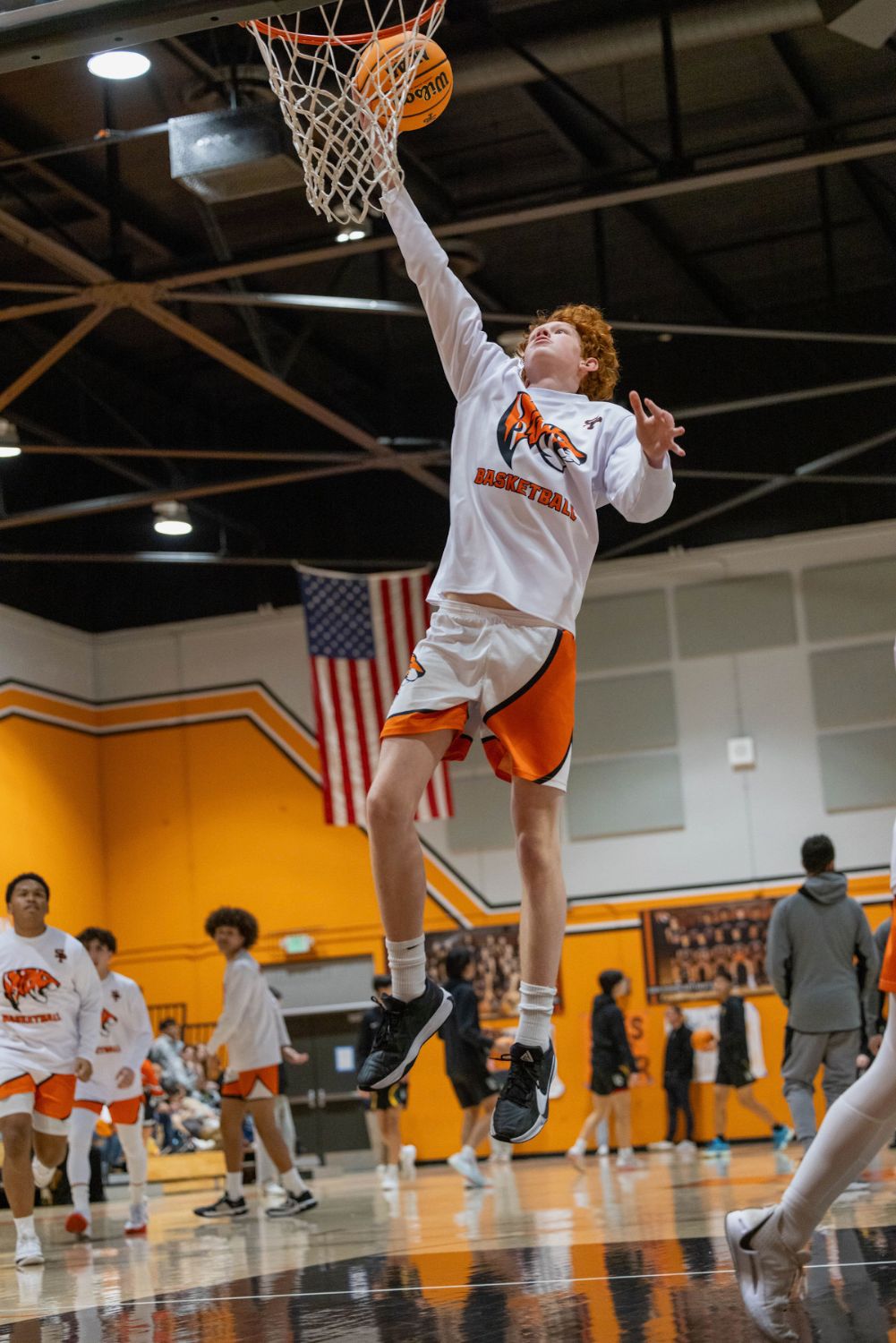 PHOTO: Amanda Delgado under.ratedmedia provided by SPHS basketball | The South Pasadenan | 2024 South Pasadena High School boys varsity basketball.
