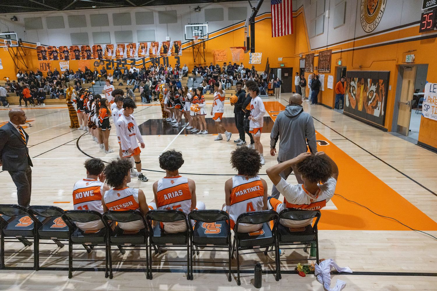 PHOTO: Amanda Delgado under.ratedmedia provided by SPHS basketball | The South Pasadenan | 2024 South Pasadena High School boys varsity basketball.