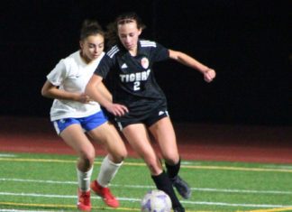PHOTO: Henk Friezer | The South Pasadenan | Tigers vs. Titans January 2024