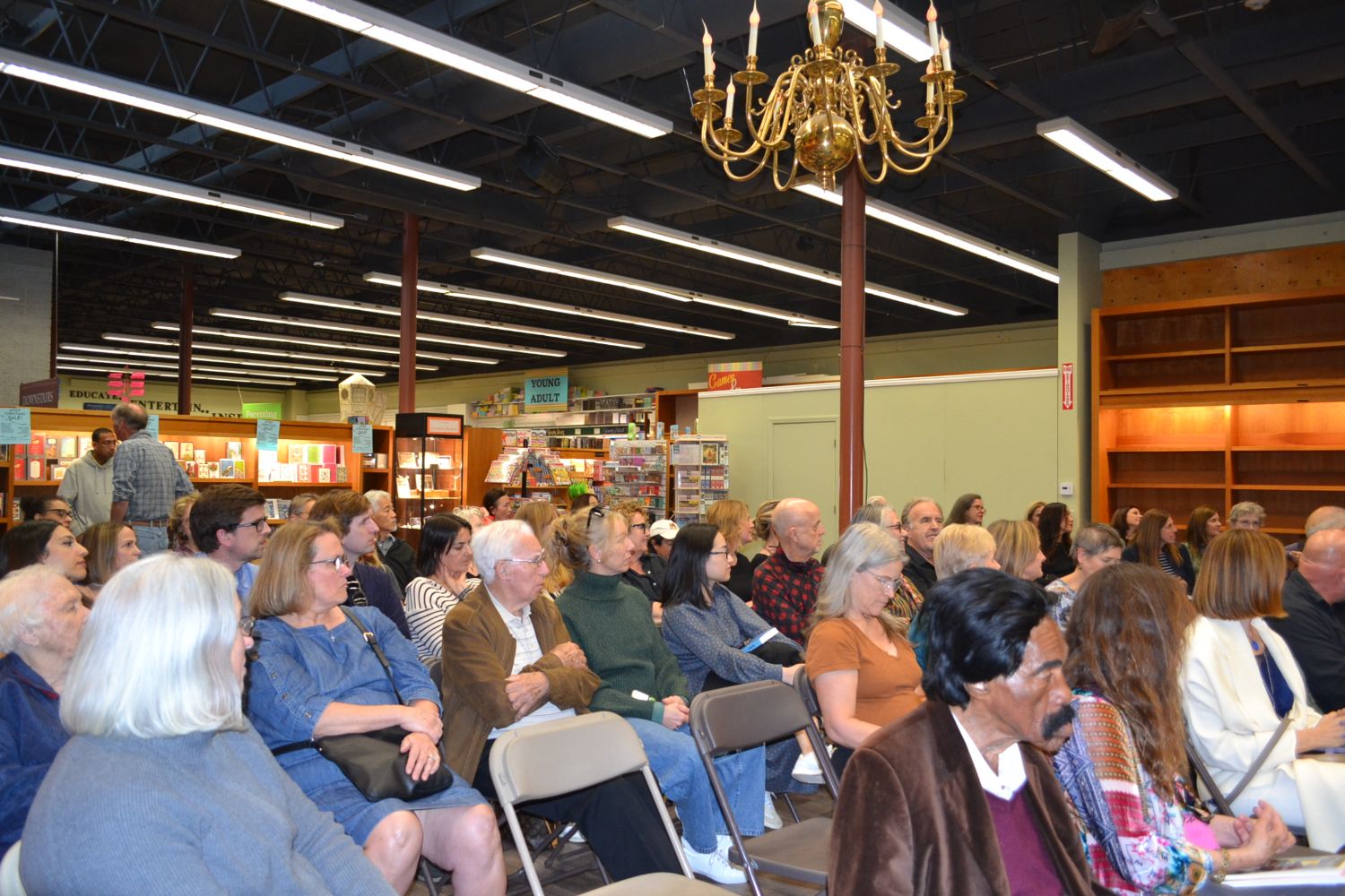 PHOTO: Alisa Hayashida | The South Pasadenan | Physical therapist and author, Chantal Donnelly, discusses her book "Settled - How to Find Calm in a Stress-Inducing World" at Vroman's Bookstore in Pasadena.