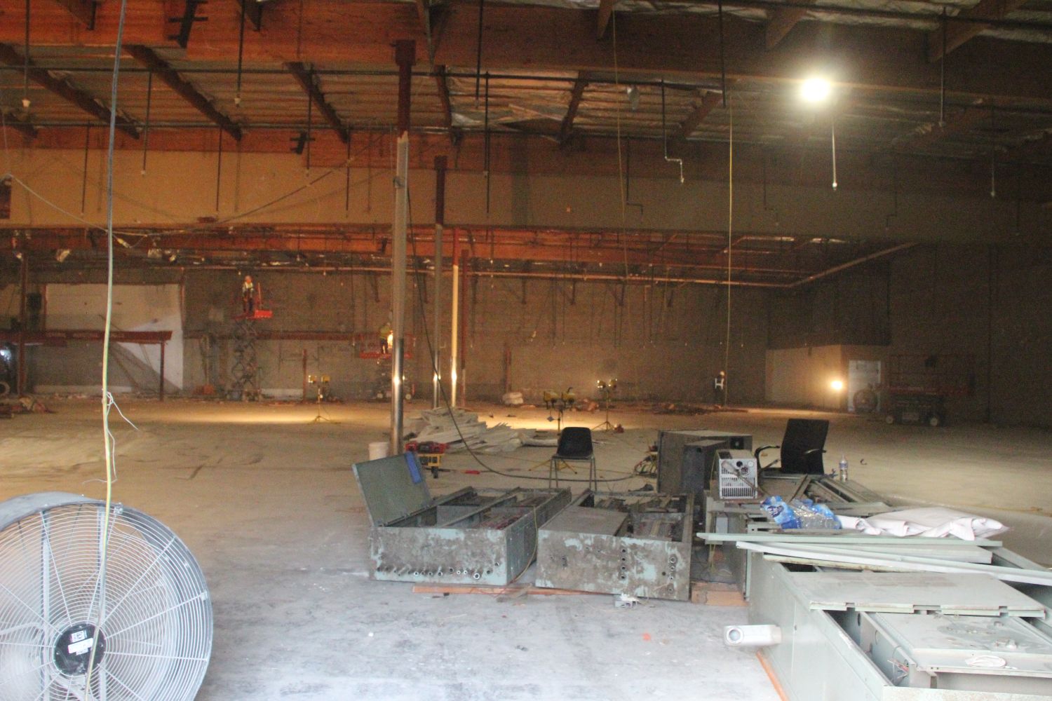 | The South Pasadenan | South Pasadena News PHOTO: Henk Friezer | The South Pasadenan | The gutted interior of the former Vons location in South Pasadena.