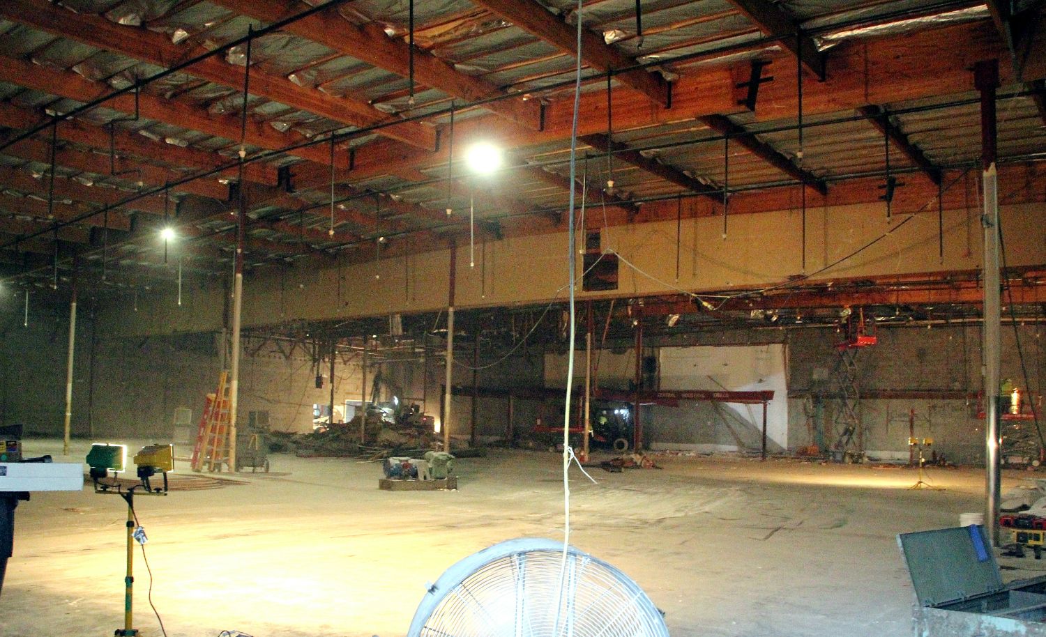 PHOTO: Henk Friezer | The South Pasadenan | The gutted interior of the former Vons location in South Pasadena.