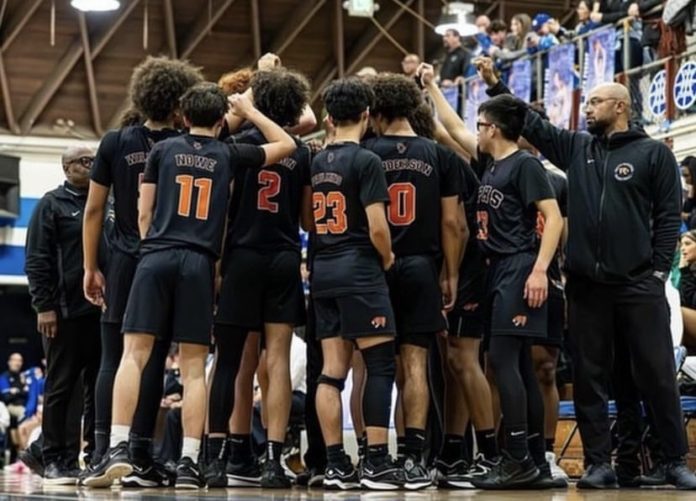 PHOTO: SPHS Boys Basketball | The South Pasadenan | South Pasadena High School Boys Varsity Basketball