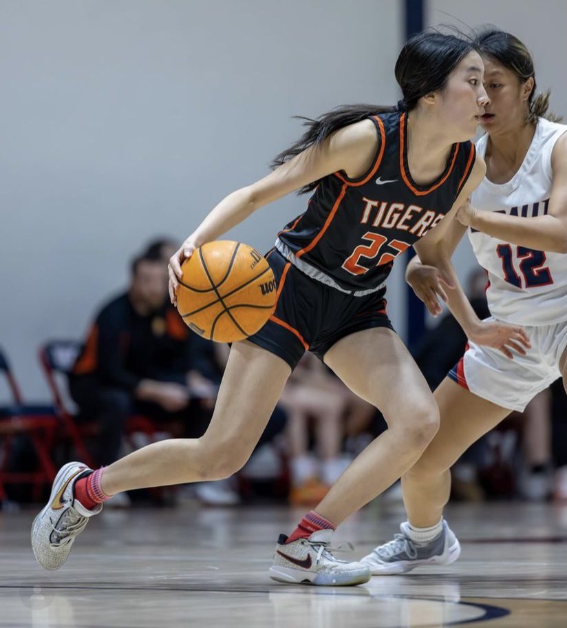 PHOTO: under.ratedmedia/SPHS Basketball | The South Pasadenan | SPHS 2024 Girls Varsity Basketball
