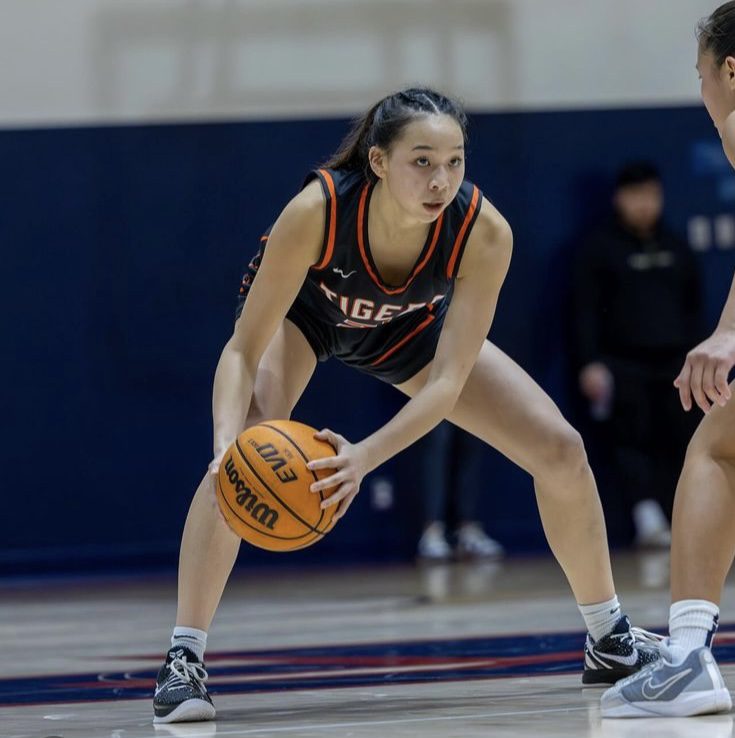 PHOTO: under.ratedmedia/SPHS Basketball | The South Pasadenan | SPHS 2024 Girls Varsity Basketball
