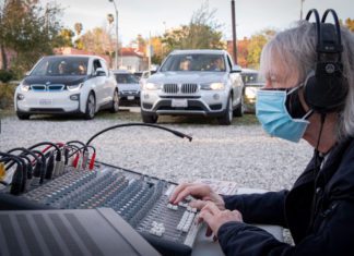 Drive-in Concert a Success | South Pasadenans Relish a Live Show on Valentine’s Day Drive-in Concert a Success | South Pasadenans Relish a Live Show on Valentine's Day