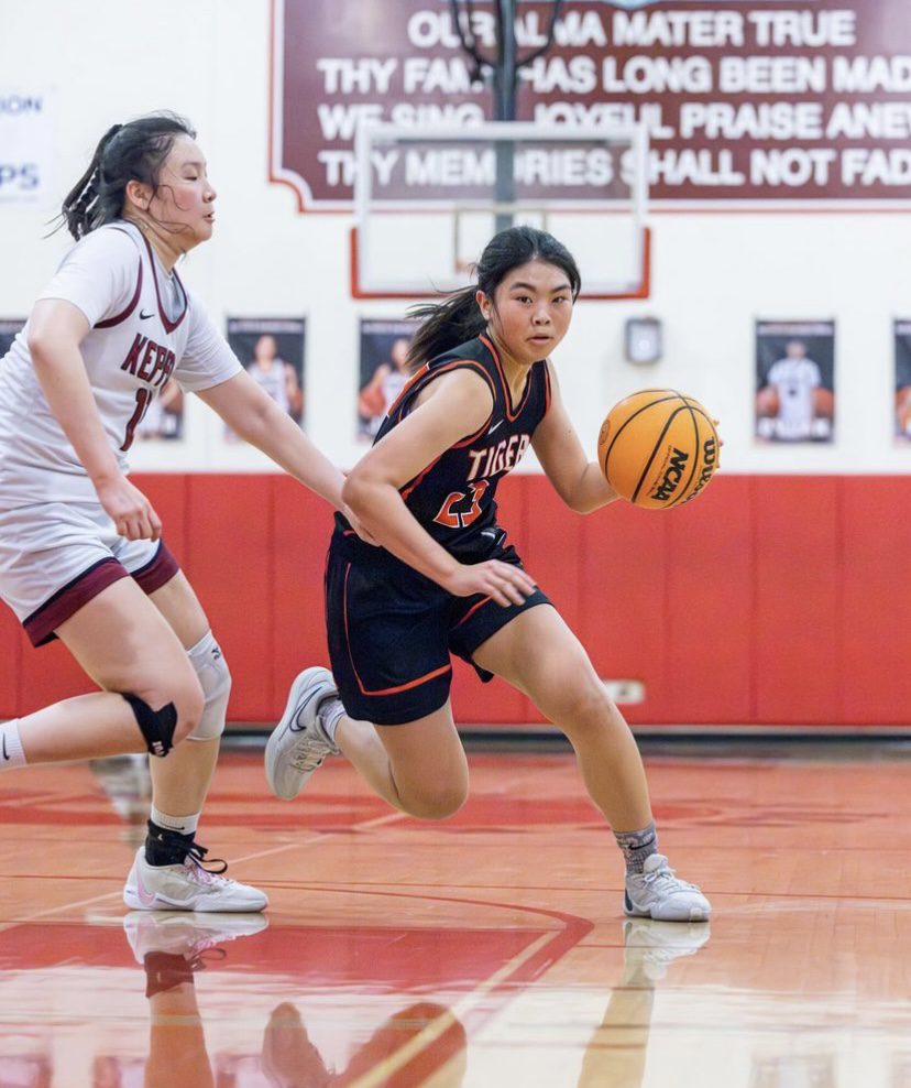PHOTO: Amanda Delgado for under.ratedmedia/SPHS Basketball | The South Pasadenan | SPHS 2024 Girls Varsity Basketball CIF action against Mark Keppel High School.