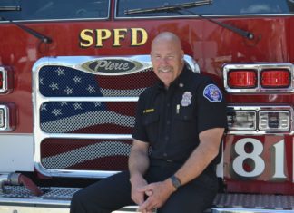 PHOTO: Alisa Hayashida | The South Pasadenan | Fire Chief Paul Riddle with Engine 81 at the South Pasadena Firehouse.