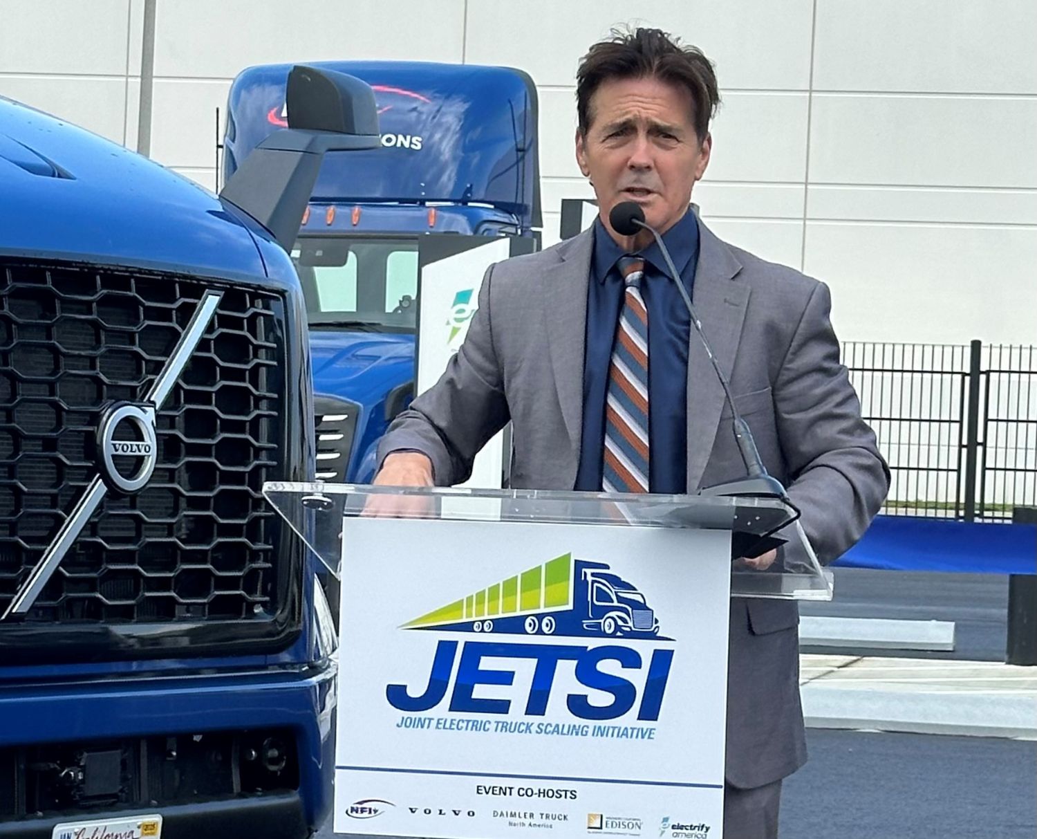 | The South Pasadenan | South Pasadena News PHOTO: Bill Glazier | The South Pasadenan | South Pasadena City Councilmember Michael Cacciotti was among a group of speakers in Ontario Tuesday congratulating NFI, which provides goods movement throughout the United States, for improving air quality through investing in clean transportation by deploying new Class 8 zero-emission trucks with supporting infrastructure.