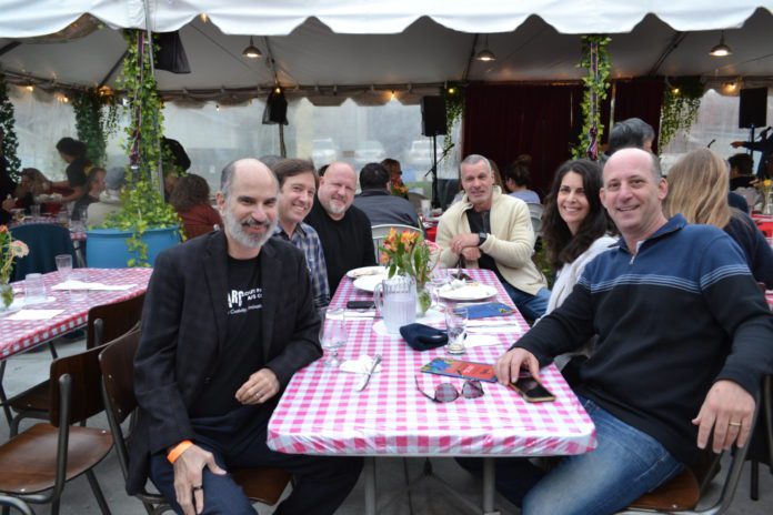 south-pasadena-news-04-07-2022-eclectic-preview-party-2022 (14)