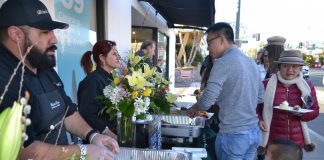 FILE PHOTO: Alisa Hayashida | SouthPasadenan.com News | Bristol Farms served sliders and cupcakes