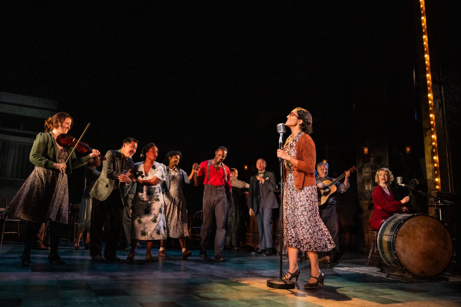 PHOTO: Evan Zimmerman for MurphyMade | The South Pasadenan | Chiara Trentalange (center) and the cast of the GIRL FROM THE NORTH COUNTRY North American tour