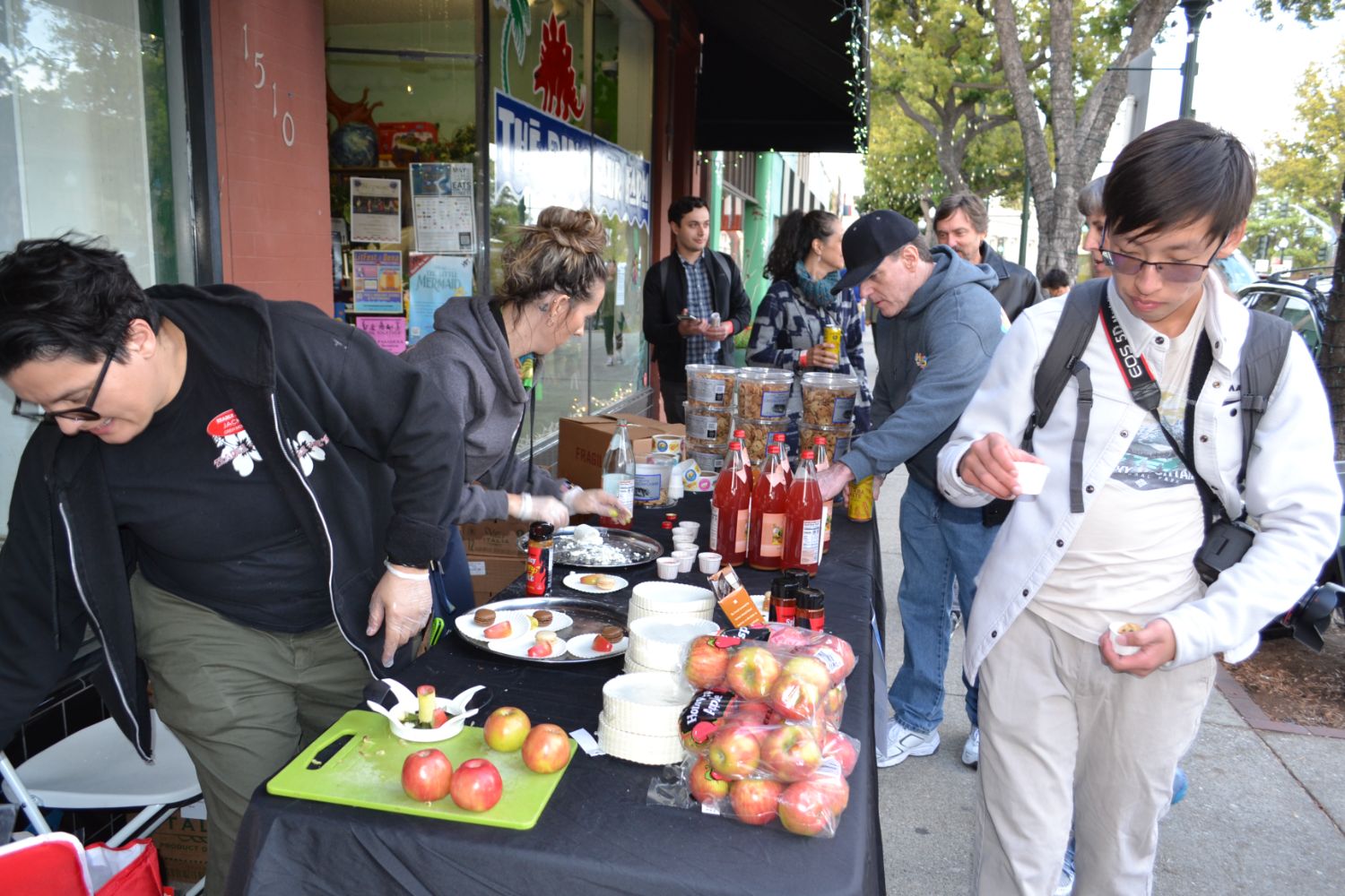 PHOTO: Alisa Hayashida | The South Pasadenan | Taste of South Pasadena 2023 "Eats on the Streets" - South Pasadena Rotary event.