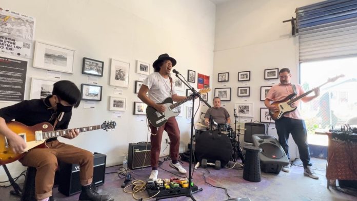 PHOTO: Z Quibilan | The South Pasadenan | ZOS!MO performs at Avenue 50 Studio in Los Angeles.