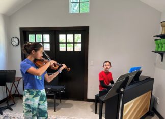 PHOTO: Rebecca Ward | The South Pasadenan | Juniper Chao (violin) and William Hubbard (piano) playing Sonata in G Major by Wolfgang Amadeus Mozart in the Carriage House at South Pasadena Arts & Music Academy.