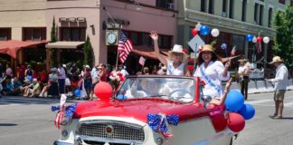 PHOTO: Esteban Lopez | South Pasadena.com News | South Pasadena Woman's Club at July 4th, 2023 Festival of Balloons parade.