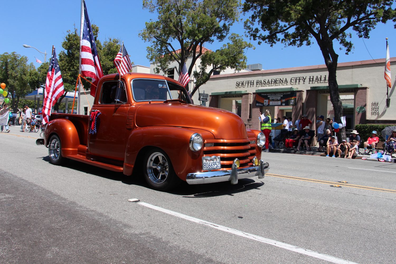 PHOTO: Melissa Snyder | The South Pasadenan | Decked out in plenty of red, white and blue, 4th of July in South Pasadena featured a traditional pancake breakfast, parade along Mission Street and old-fashioned fireworks show at South Pasadena High School to cap the day.