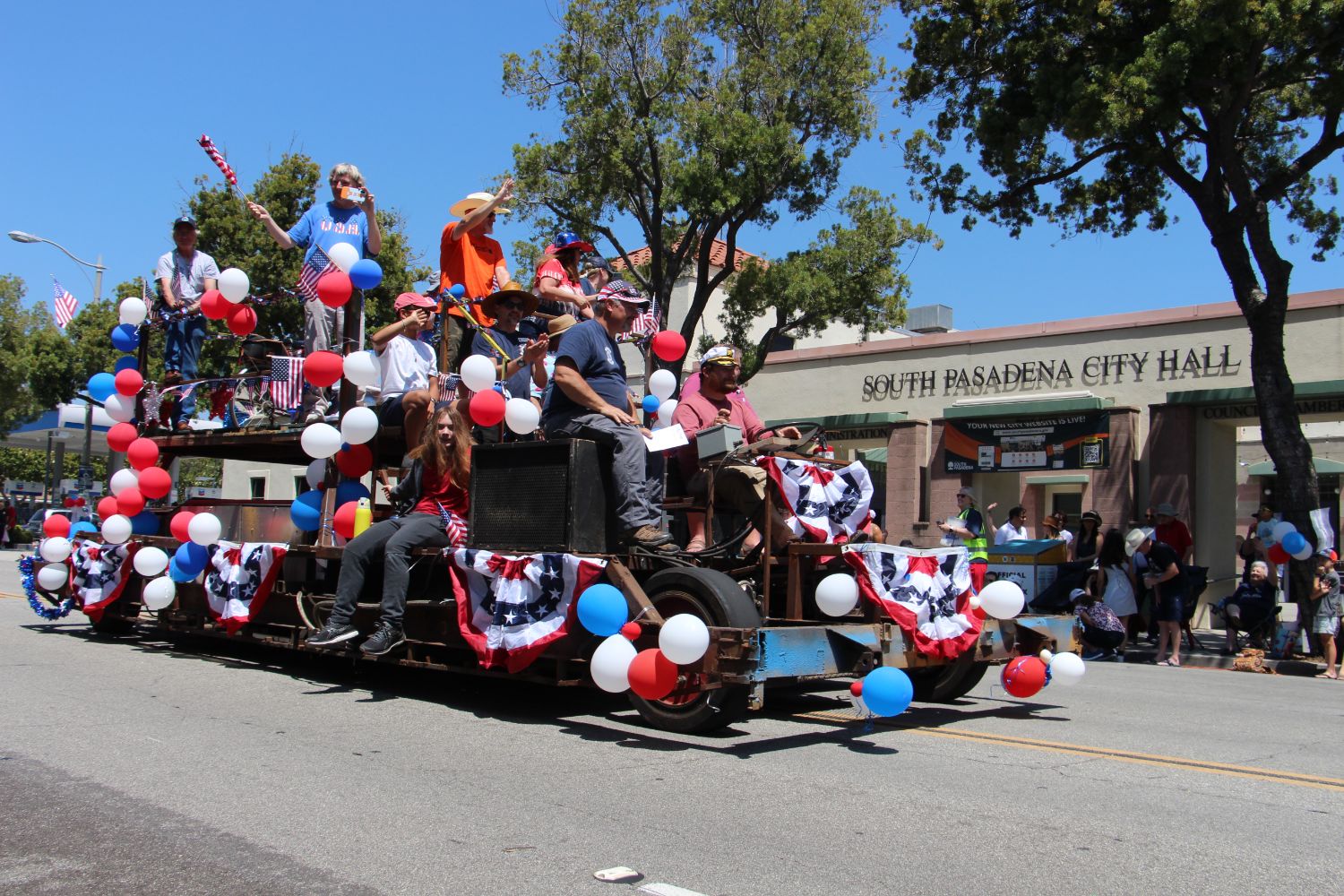 PHOTO: Melissa Snyder | The South Pasadenan | Decked out in plenty of red, white and blue, 4th of July in South Pasadena featured a traditional pancake breakfast, parade along Mission Street and old-fashioned fireworks show at South Pasadena High School to cap the day. Pictured is the SPTOR rose float "the beast" makes it way down Mission Street.