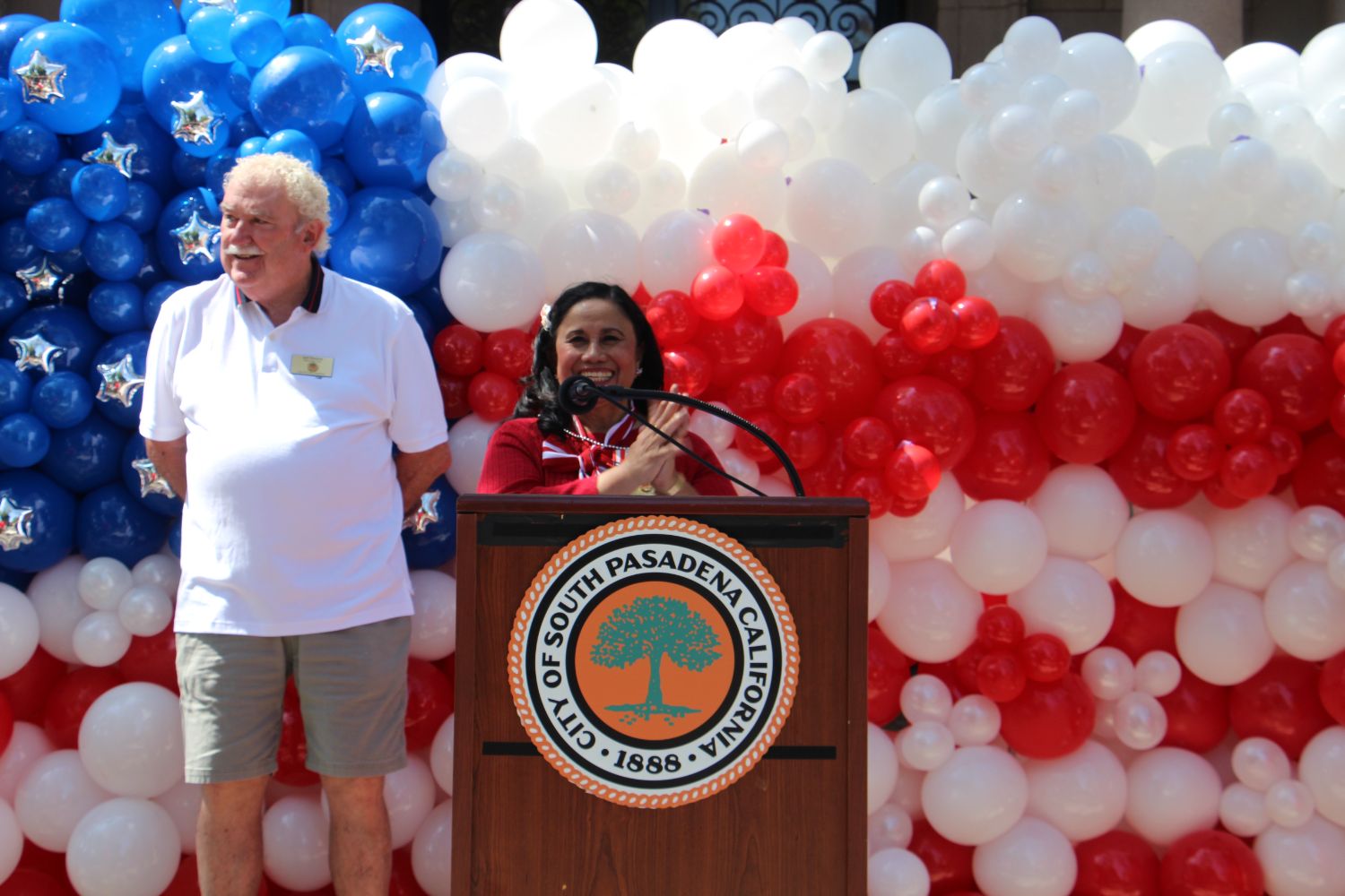 PHOTO: Melissa Snyder | The South Pasadenan | Decked out in plenty of red, white and blue, 4th of July in South Pasadena featured a traditional pancake breakfast, parade along Mission Street and old-fashioned fireworks show at South Pasadena High School to cap the day. Pictured: South Pasadena Mayor Evelyn Zniemer with South Pasadena Mayor Pro-Tem Jack Donovan at the opening ceremonies.