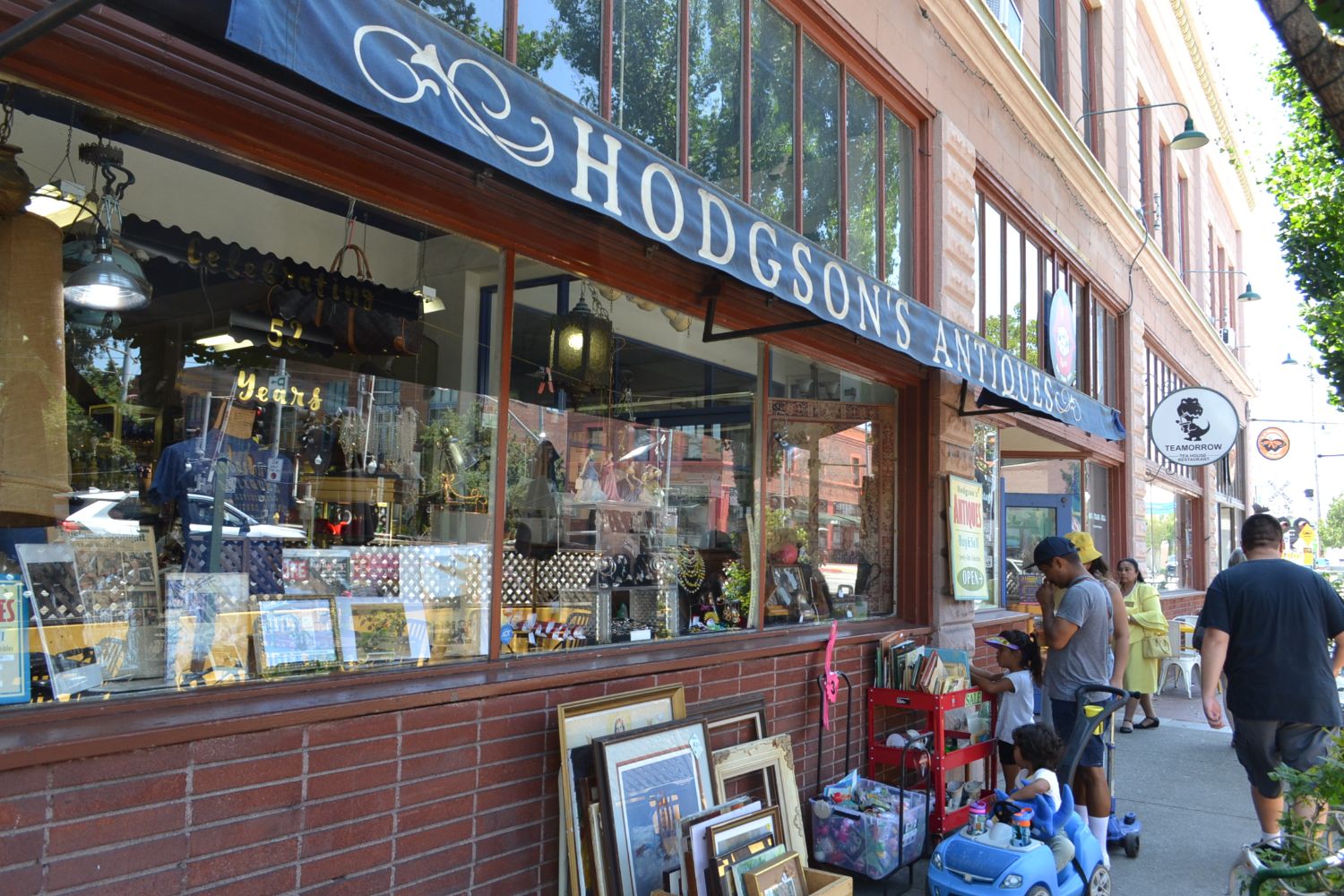 south-pasadena-news-07-15-2023-hodgsons-antiques-52-years-02 | The South Pasadenan | South Pasadena News