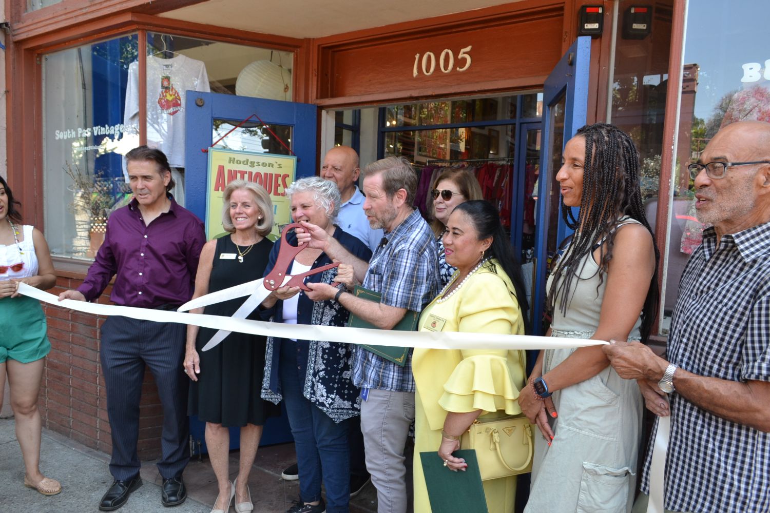 south-pasadena-news-07-15-2023-hodgsons-antiques-52-years-06 | The South Pasadenan | South Pasadena News