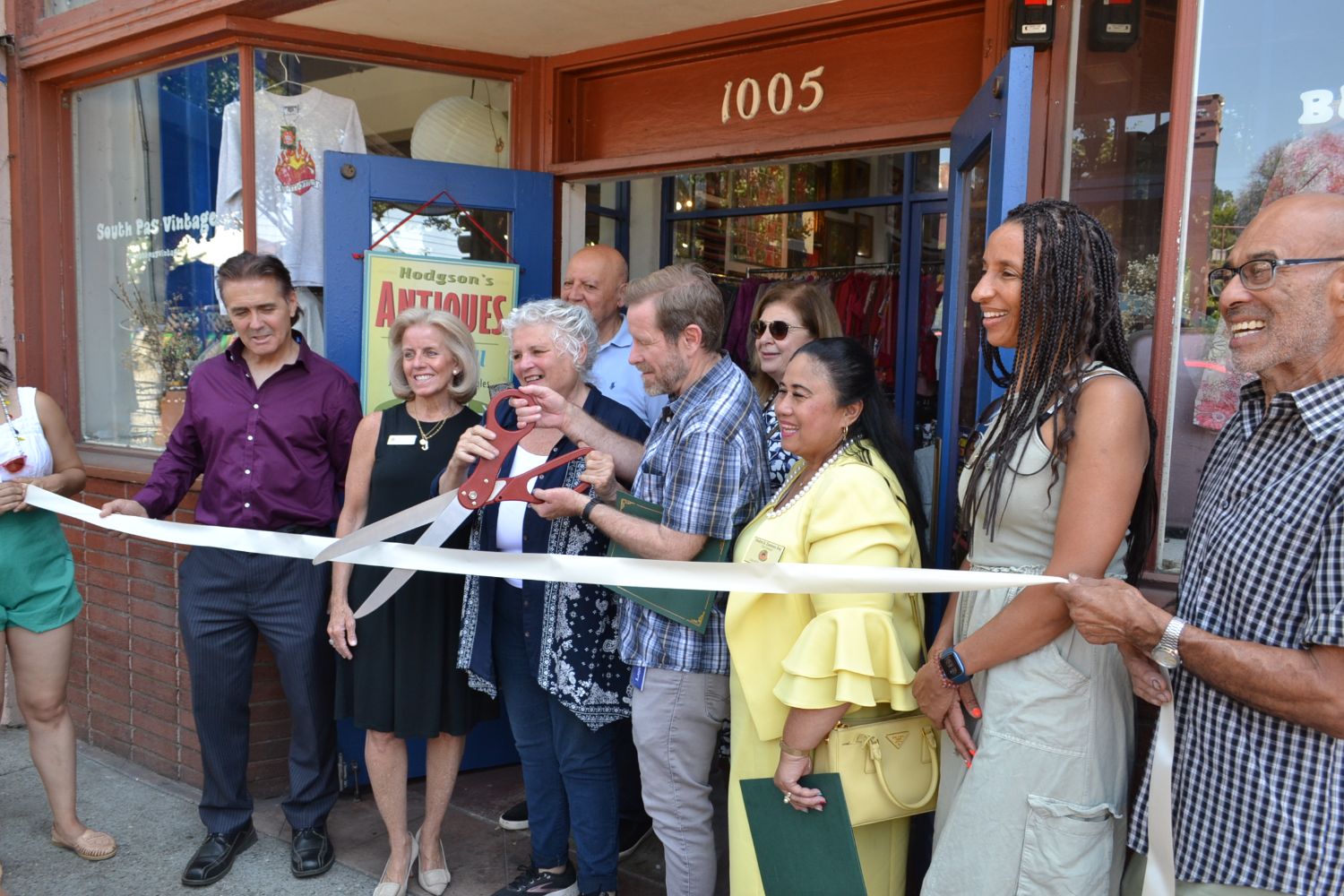 | The South Pasadenan | South Pasadena News PHOTO: Alisa Hayashida | The South Pasadenan | City Councilperson Michael Cacciotti, City Councilperson Janet Braun, Peggy Hodgson, Mayor Jon Primuth, City Councilperson Evelyn Zniemer, Chamber Board Member Karla Thompson, Leonard Hodgson, (back row) Abe and Shanny Oheb.