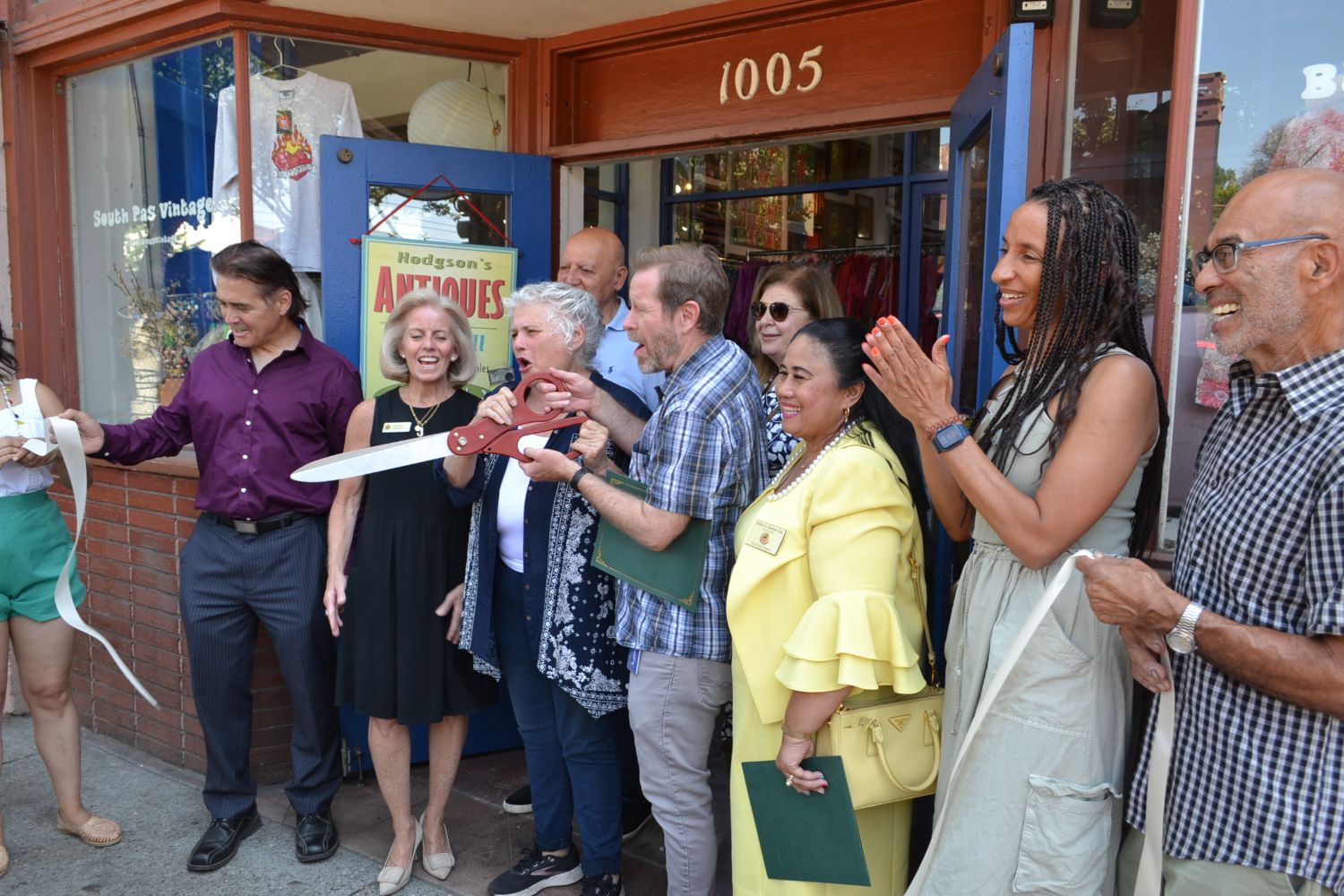 south-pasadena-news-07-15-2023-hodgsons-antiques-52-years-08 | The South Pasadenan | South Pasadena News
