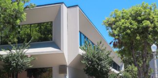 PHOTO: Anna Fratto | The South Pasadenan News | SPUSD building on El Centro Street in South Pasadena.