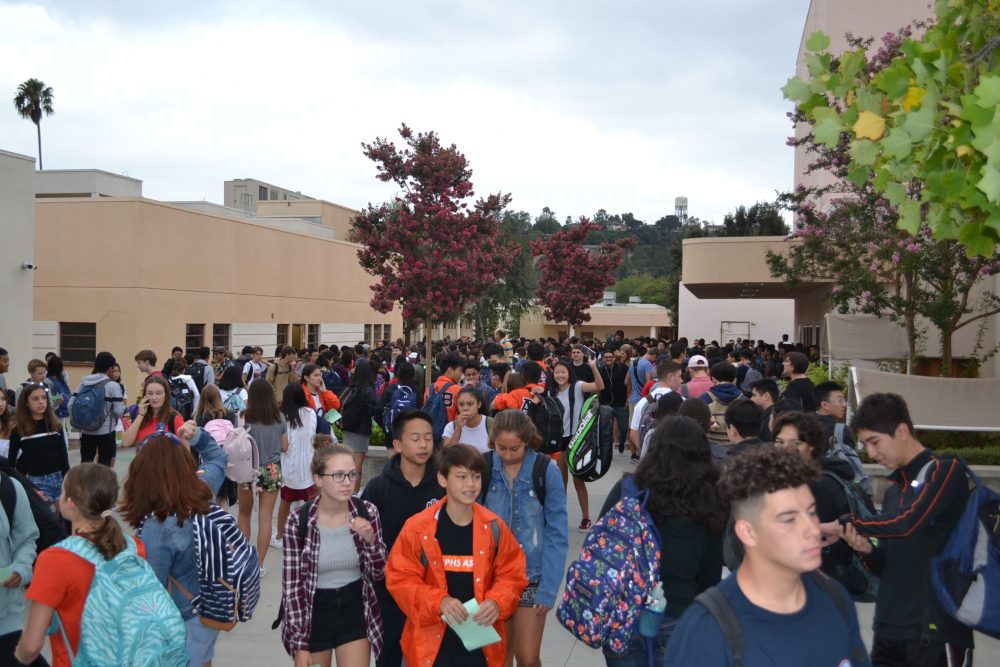 PHOTO: Mateo Diez | SouthPasadenan.com | Students getting to their first class of the first day of school at SPHS | The South Pasadenan | South Pasadena News