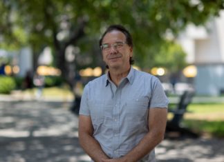 South Pasadenan Mitchell Eisen Honored with Cal State LA’s Outstanding Professor Award