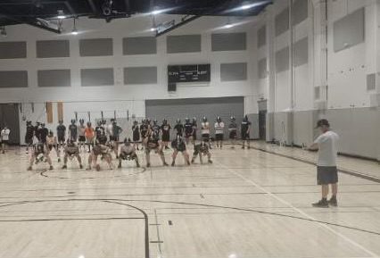 | The South Pasadenan | South Pasadena News PHOTO: CB Richards | The South Pasadenan | To avoid scorching heat, South Pasadena High’s football team moved its Thursday practice indoors, running drills in the school’s gym.